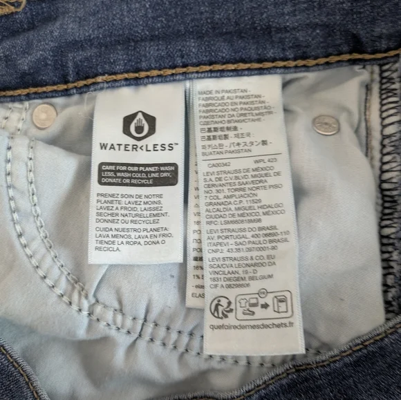 Levi's Jeans Women 28 Blue Denim Boyfriend Mid Rise Distressed Med Wash Ankle - Picture 9 of 12